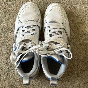 Mens white, gray, and blue Jordan shoes size 10
